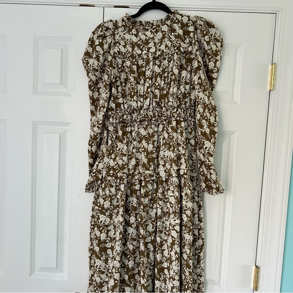 Hyacinth House Olive and White Floral Tiered Midi Dress Size XS - Picture 10 of 11